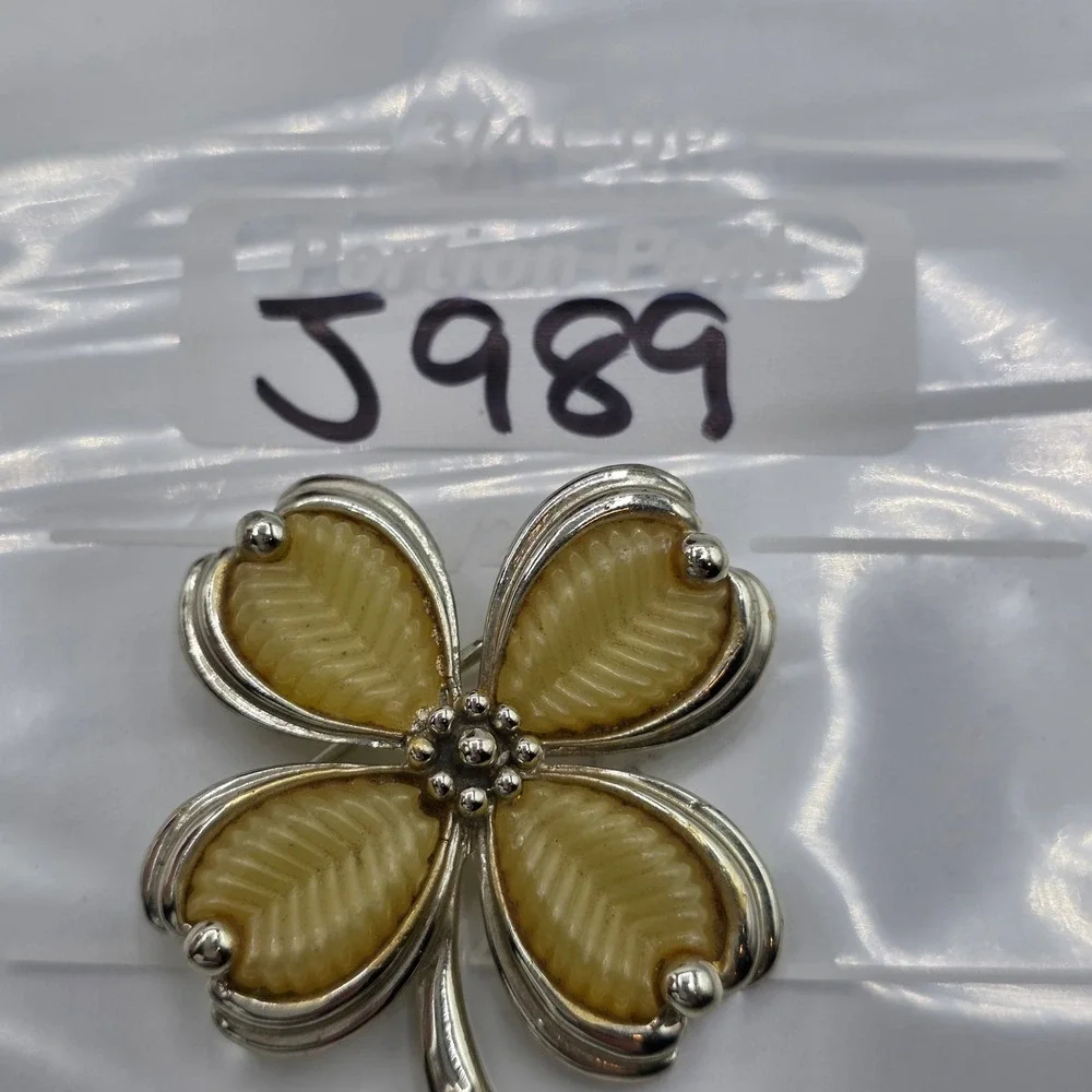 Marboux Vintage Four Leaf Clover Brooch‎ Silver Tone Yellow Lucite Signed 556